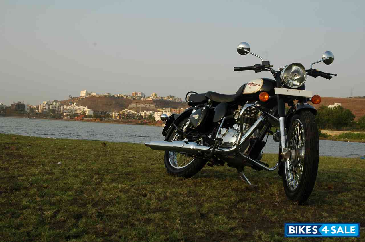 Black Royal Enfield Classic 350
