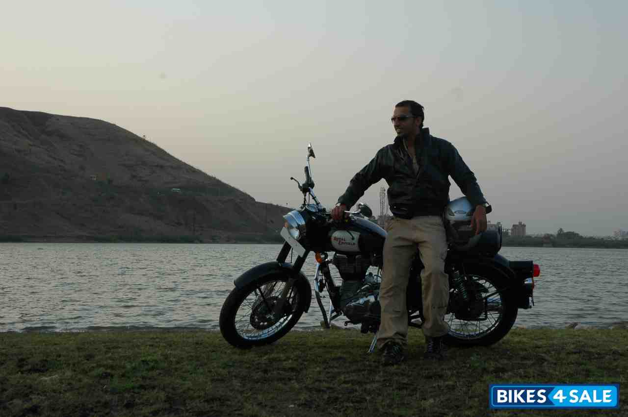 Black Royal Enfield Classic 350