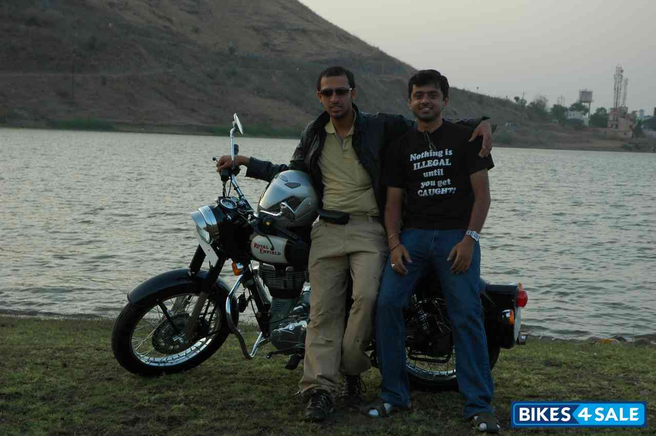 Black Royal Enfield Classic 350