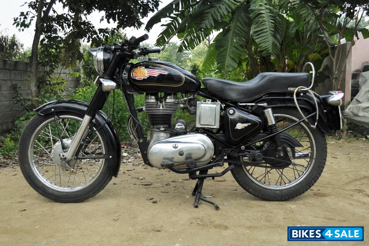 Black Royal Enfield Bullet Standard 350