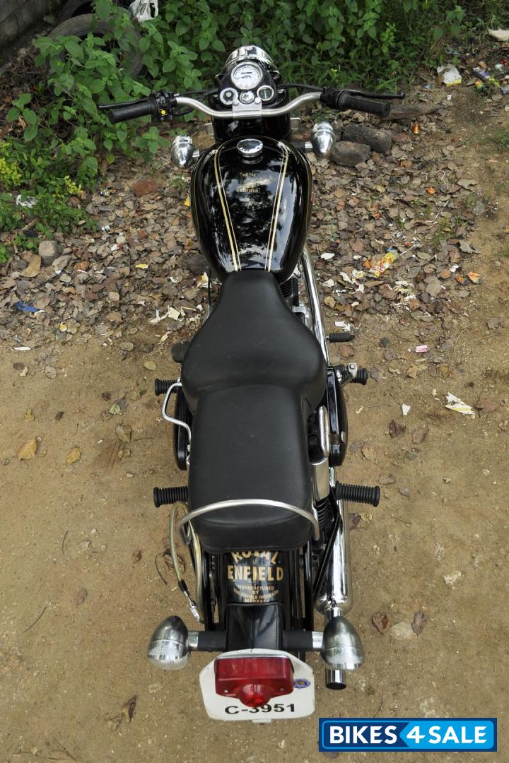 Black Royal Enfield Bullet Standard 350