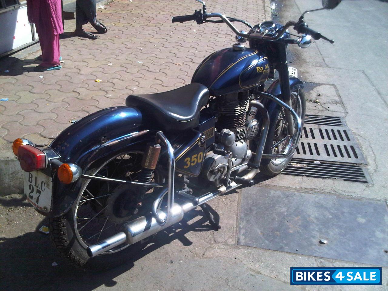 Blue Royal Enfield Bullet Standard 350