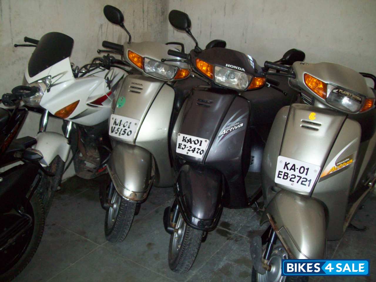 Silver Honda Activa