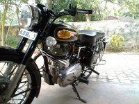 Black Royal Enfield Bullet Standard 350