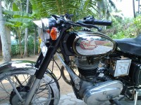 Black Royal Enfield Bullet Standard 350