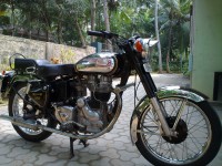 Black Royal Enfield Bullet Standard 350