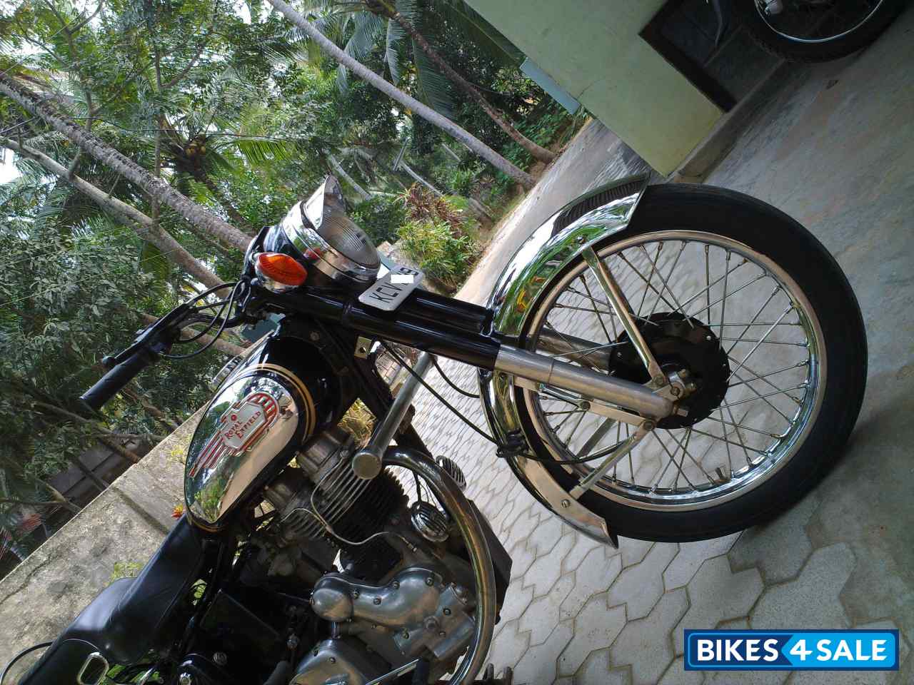 Black Royal Enfield Bullet Standard 350 Black Royal Enfield Bullet Standard 350