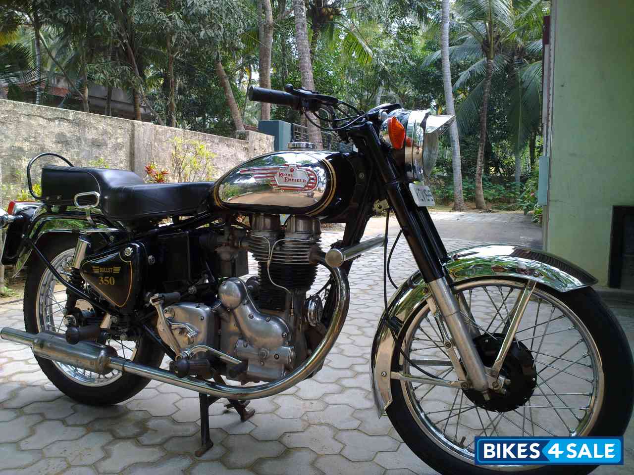Black Royal Enfield Bullet Standard 350 Black Royal Enfield Bullet Standard 350