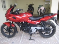 Red Bajaj Pulsar 220 DTSi