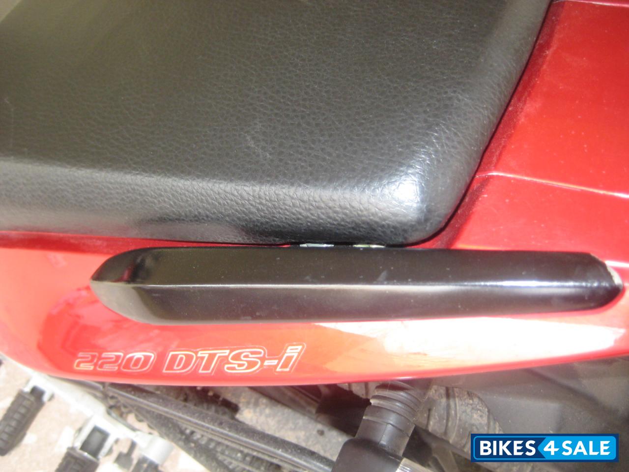 Red Bajaj Pulsar 220 DTSi