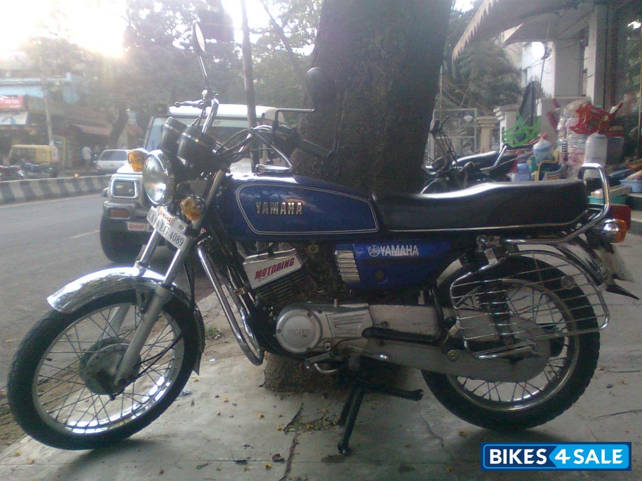 Blue Yamaha RX 135