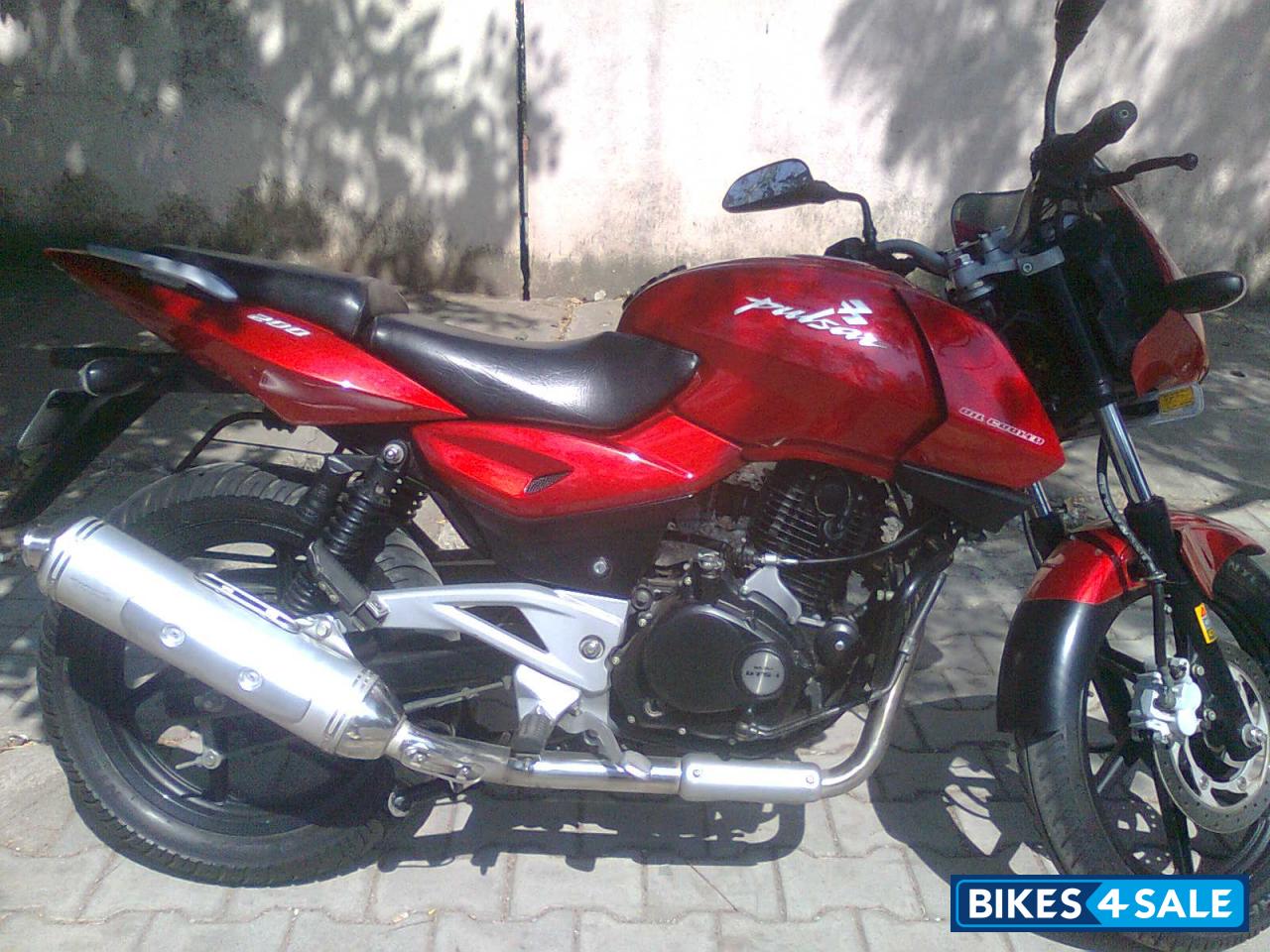 Red Bajaj Pulsar 200 DTSi