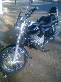 Black Bajaj Avenger 200 DTS-i