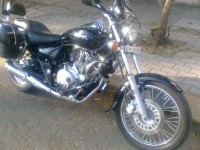 Black Bajaj Avenger 200 DTS-i