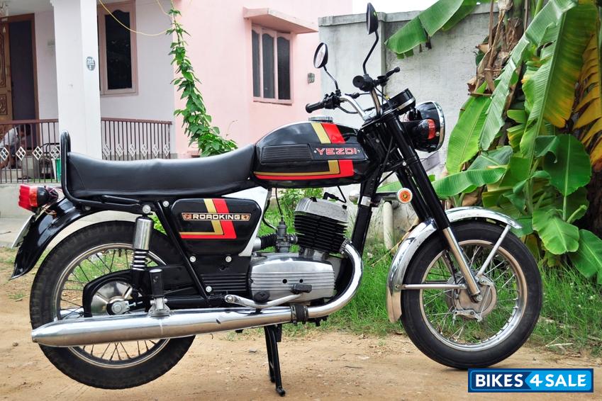 Black Ideal Jawa Yezdi RoadKing