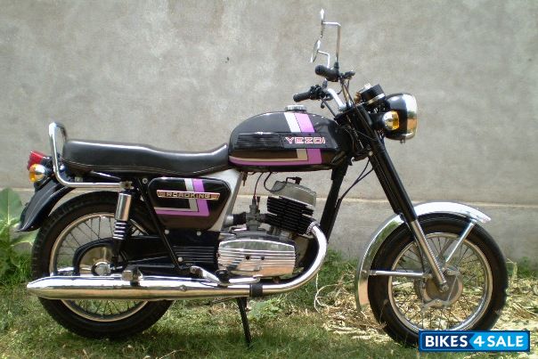Black Ideal Jawa Yezdi RoadKing