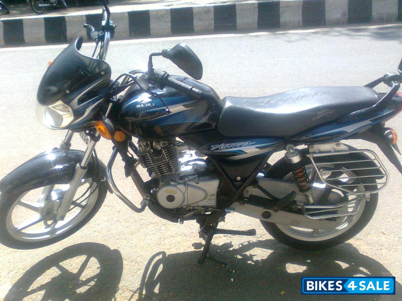 Black Bajaj Discover DTSi 125