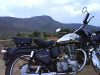 Chrome And Black Royal Enfield Bullet Machismo A350