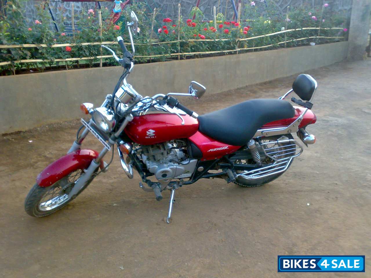 Red Bajaj Avenger 180 DTS-i Red Bajaj Avenger 180 DTS-i