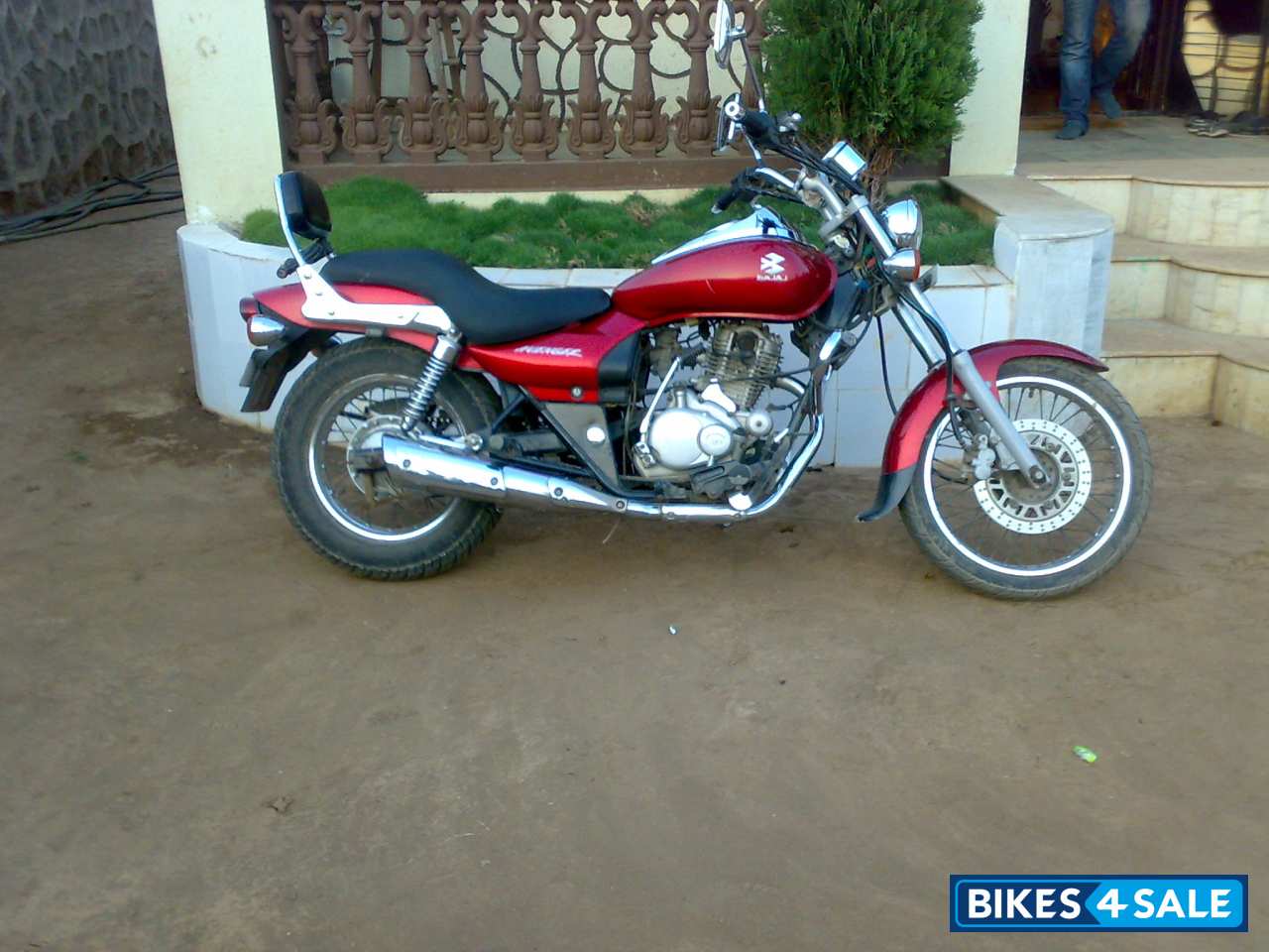 Red Bajaj Avenger 180 DTS-i Red Bajaj Avenger 180 DTS-i