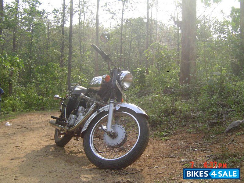 Chrome And Black Royal Enfield Bullet Machismo A350