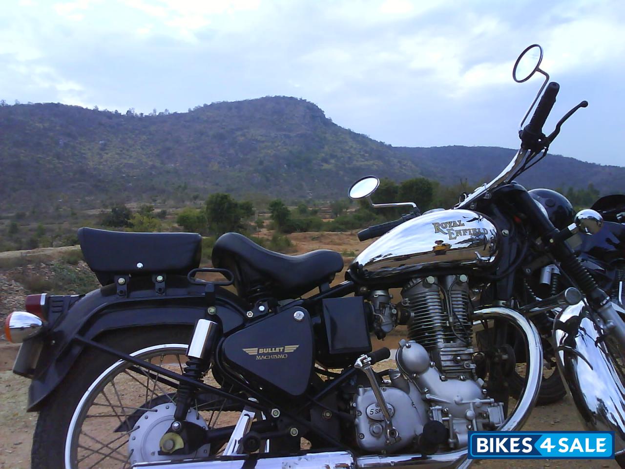 Chrome And Black Royal Enfield Bullet Machismo A350