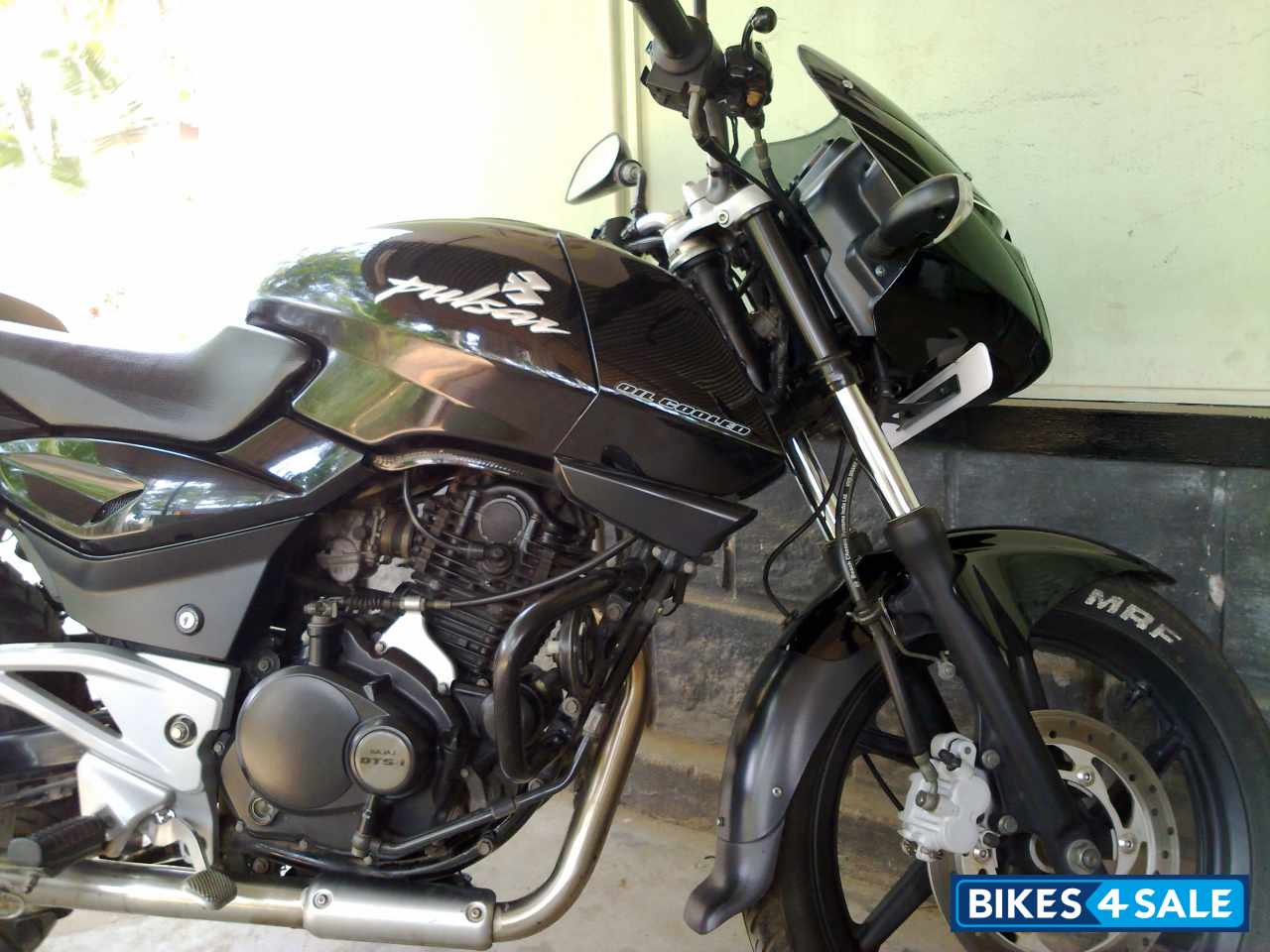 Black Bajaj Pulsar 200 DTSi