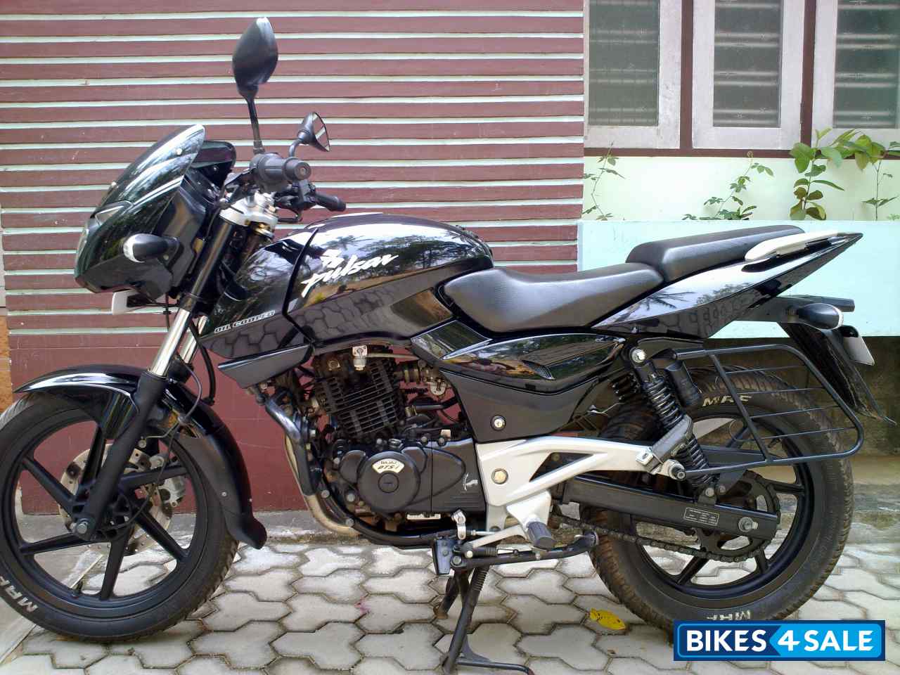 Black Bajaj Pulsar 200 DTSi Black Bajaj Pulsar 200 DTSi