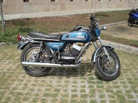 Blue Yamaha RD 350