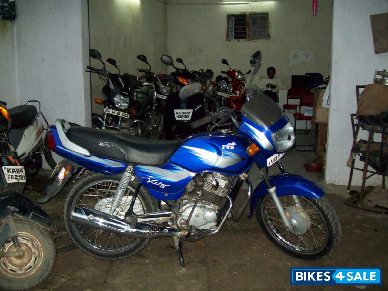 Blue TVS Victor