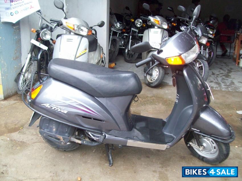 Gray Honda Activa
