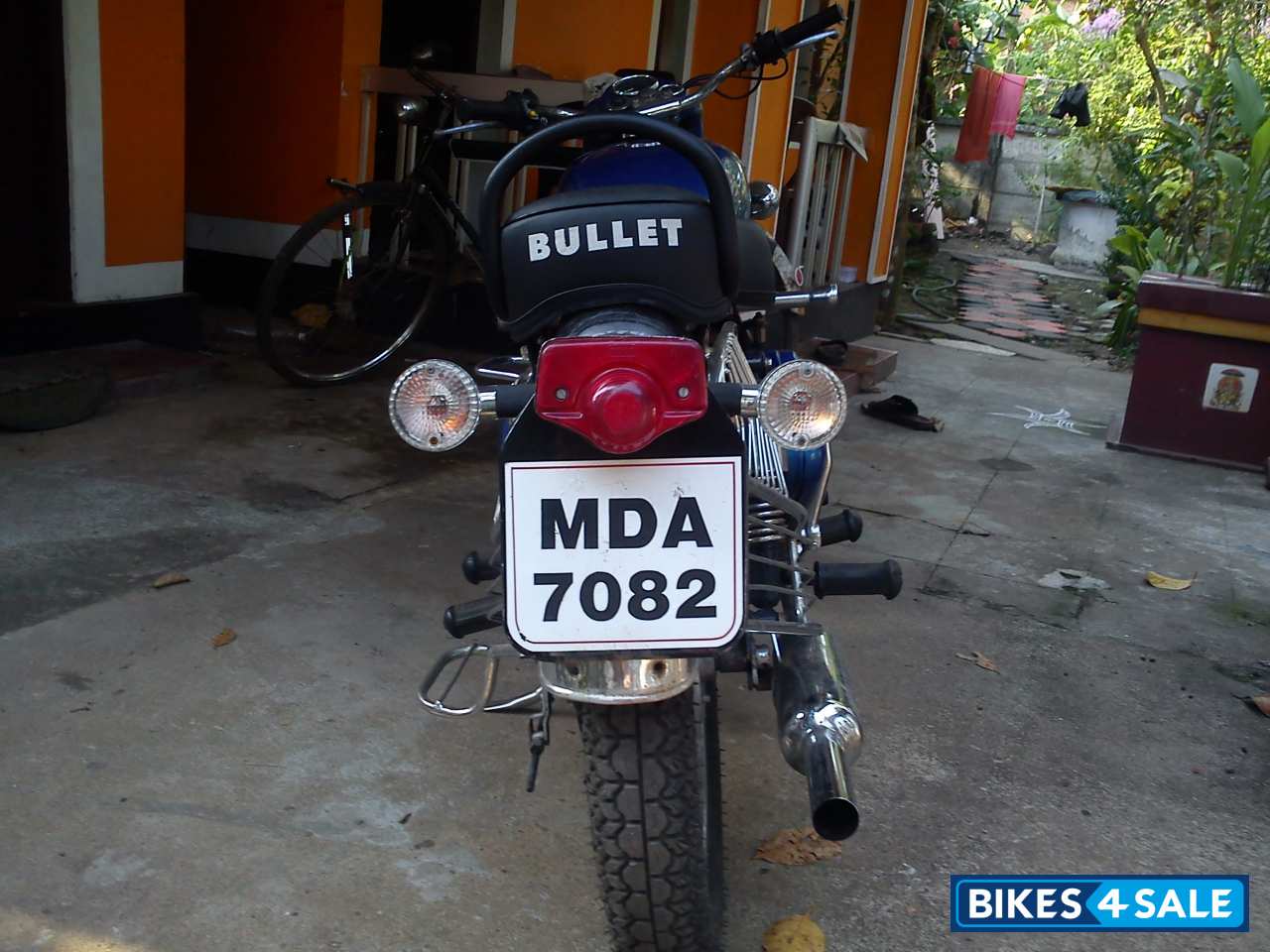 Blue Royal Enfield Bullet Standard 350