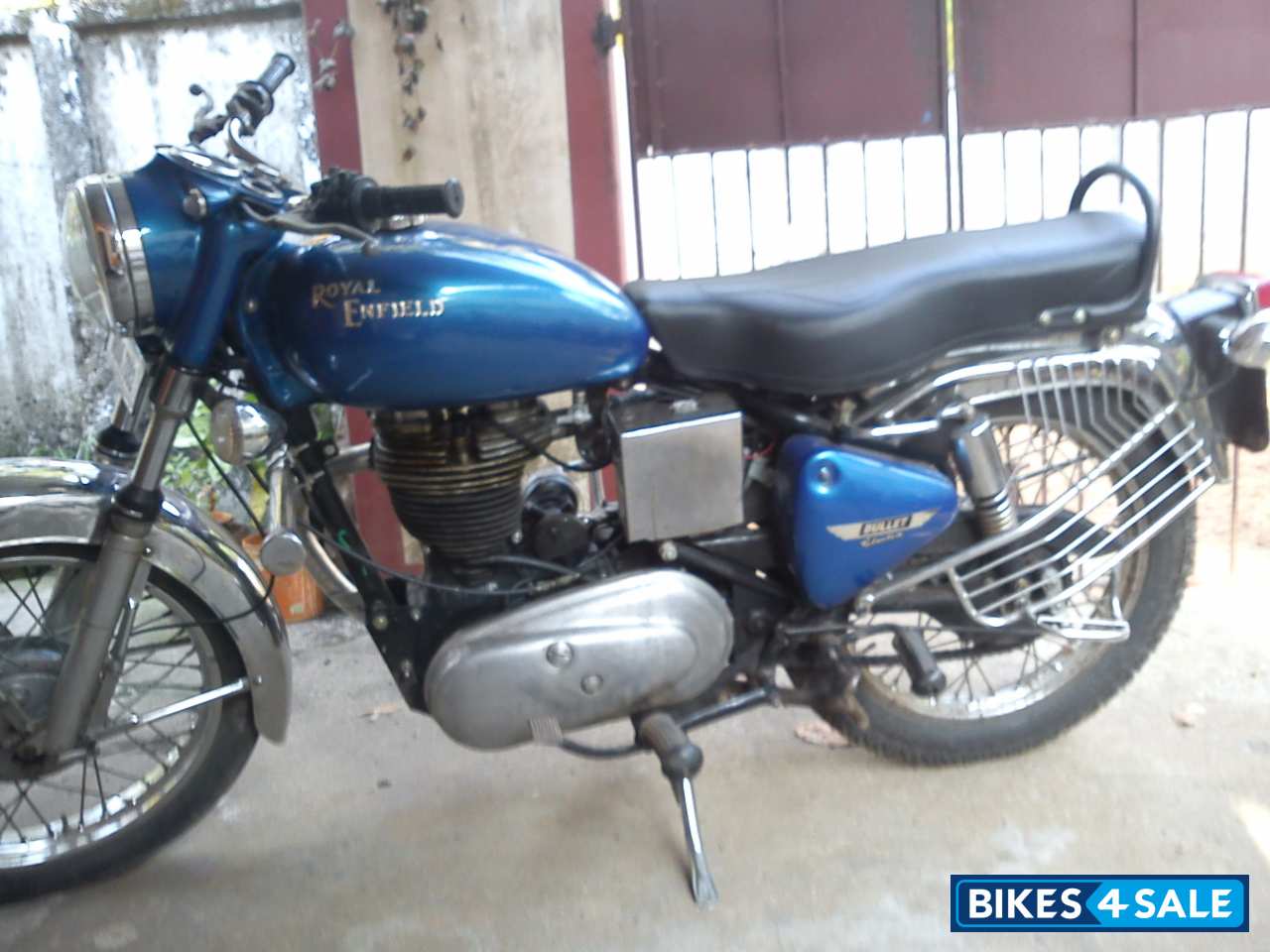 Blue Royal Enfield Bullet Standard 350