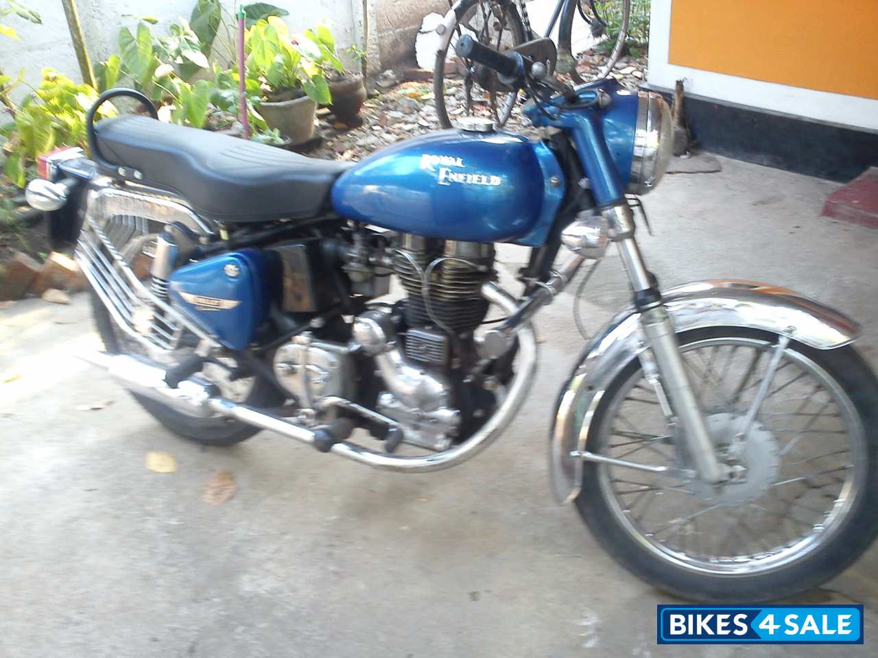 Blue Royal Enfield Bullet Standard 350