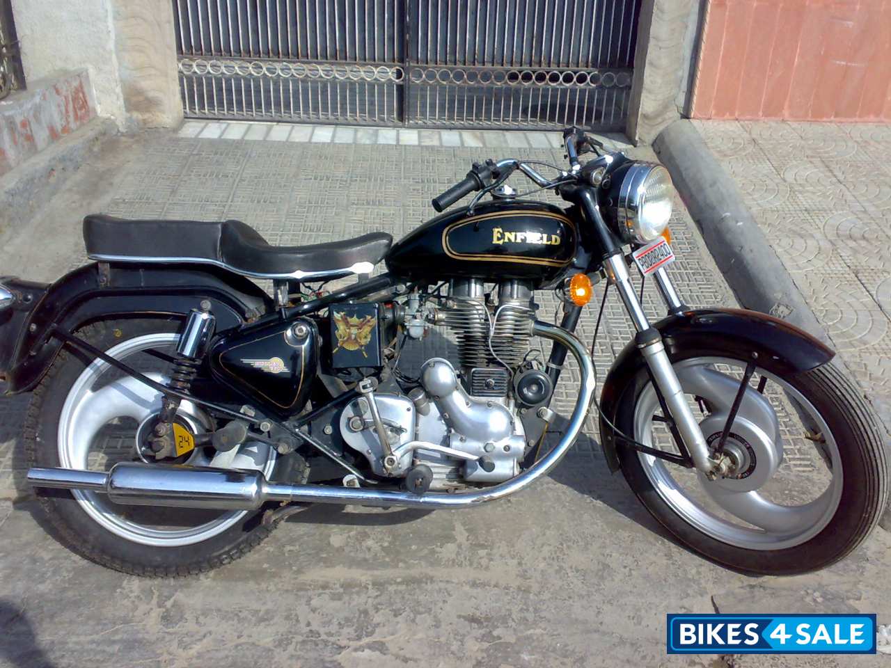 Black Royal Enfield Bullet Standard 350