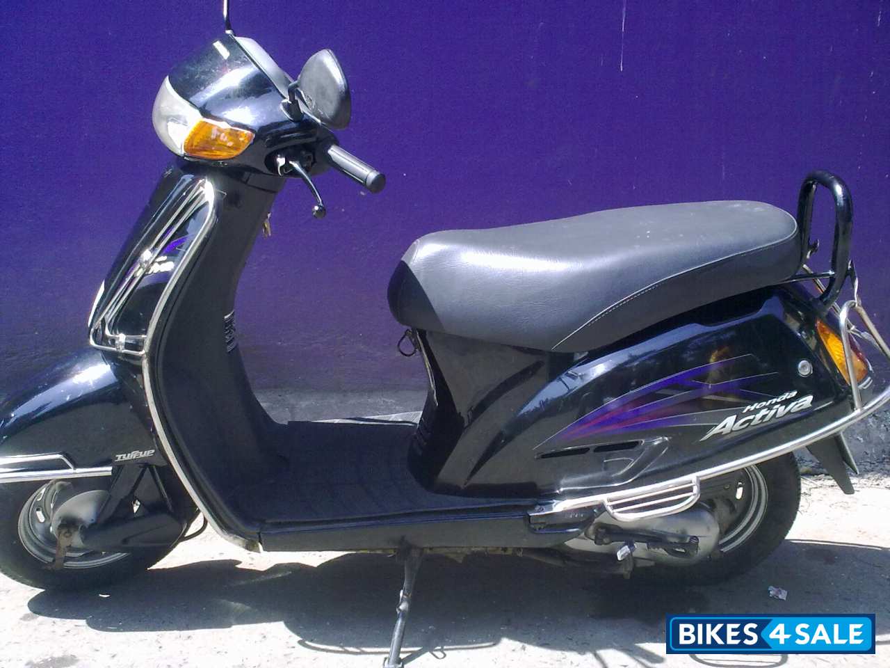 Black Honda Activa