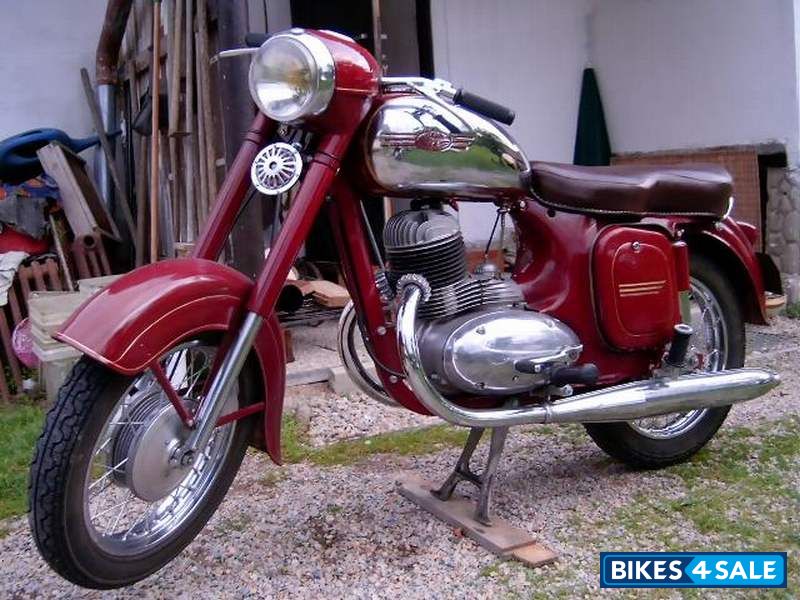 Used 1973 model Ideal Jawa Jawa for sale in Coimbatore. ID 46354. Red