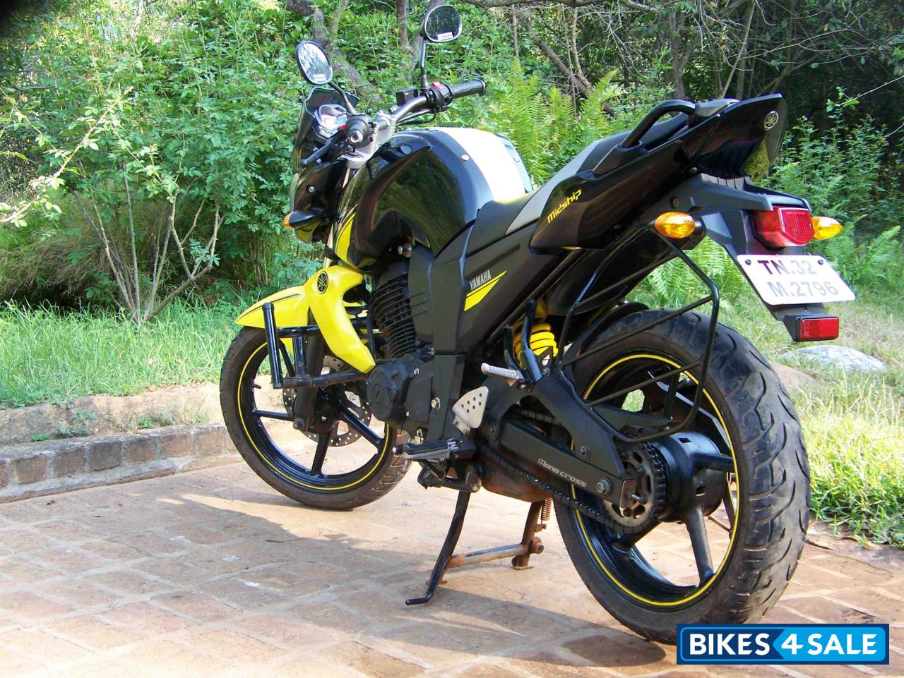 Yellow Black Yamaha FZ-S