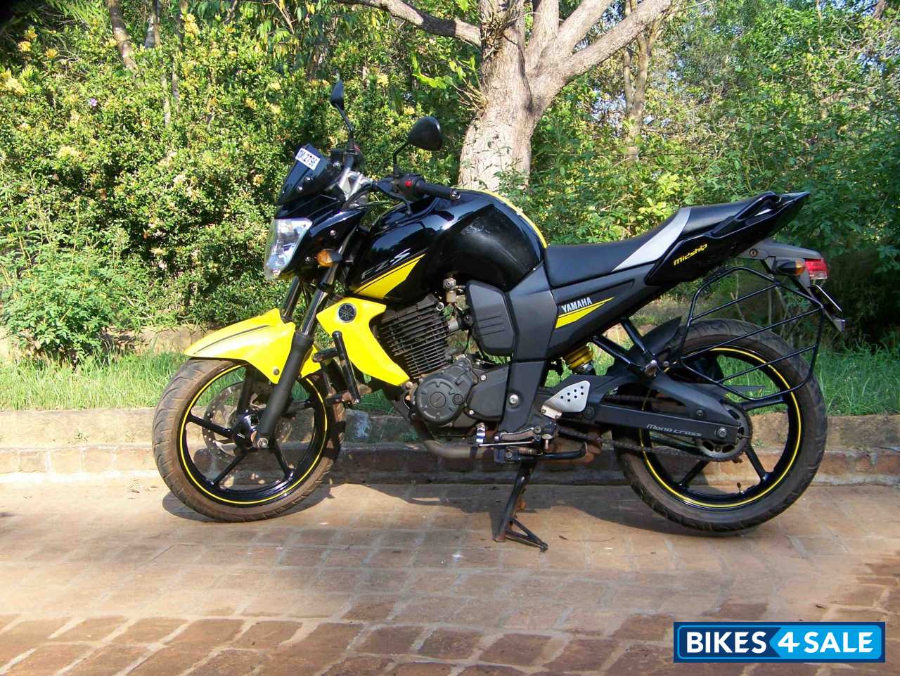 Yellow Black Yamaha FZ-S