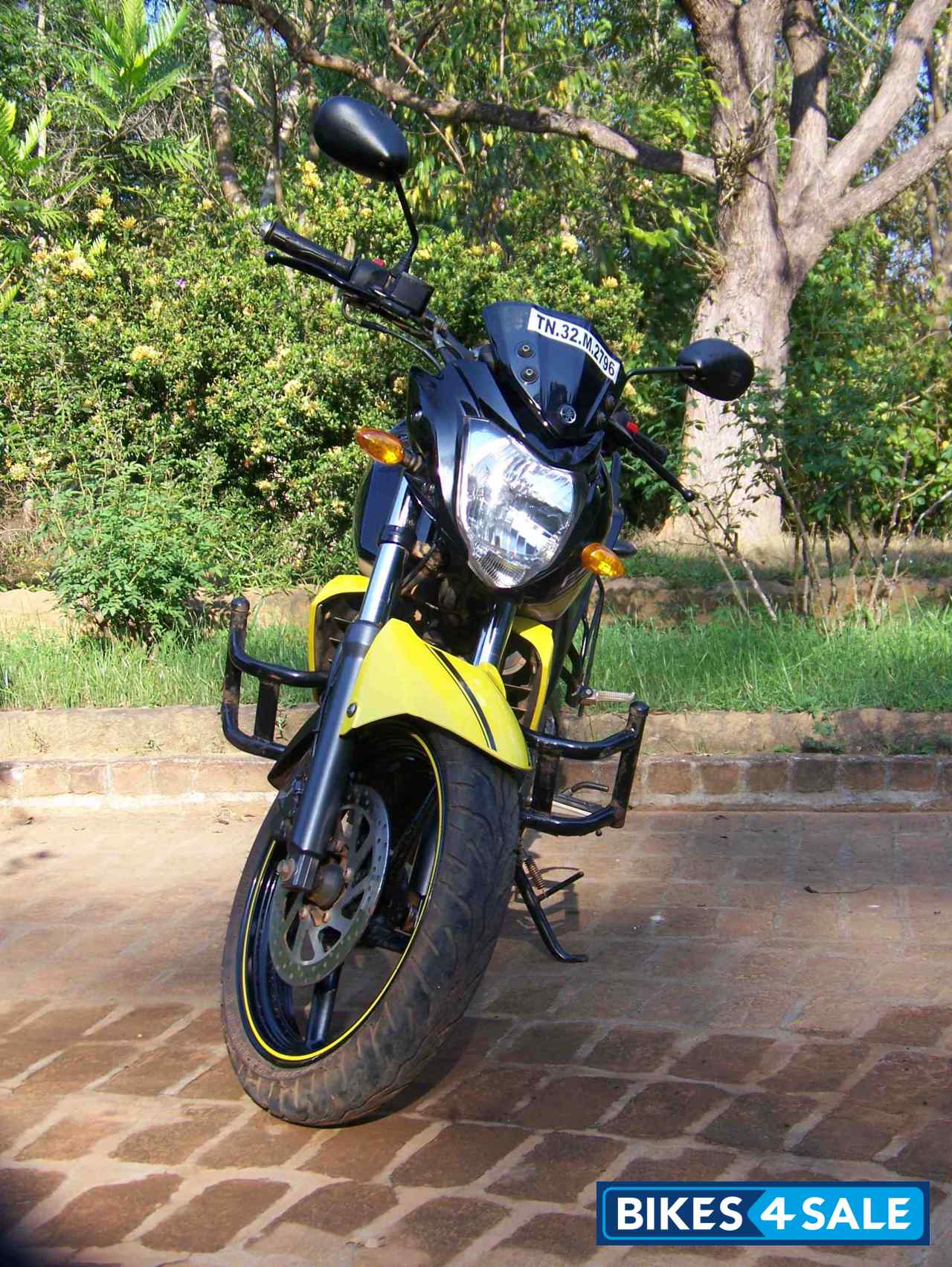 Yellow Black Yamaha FZ-S Yellow Black Yamaha FZ-S