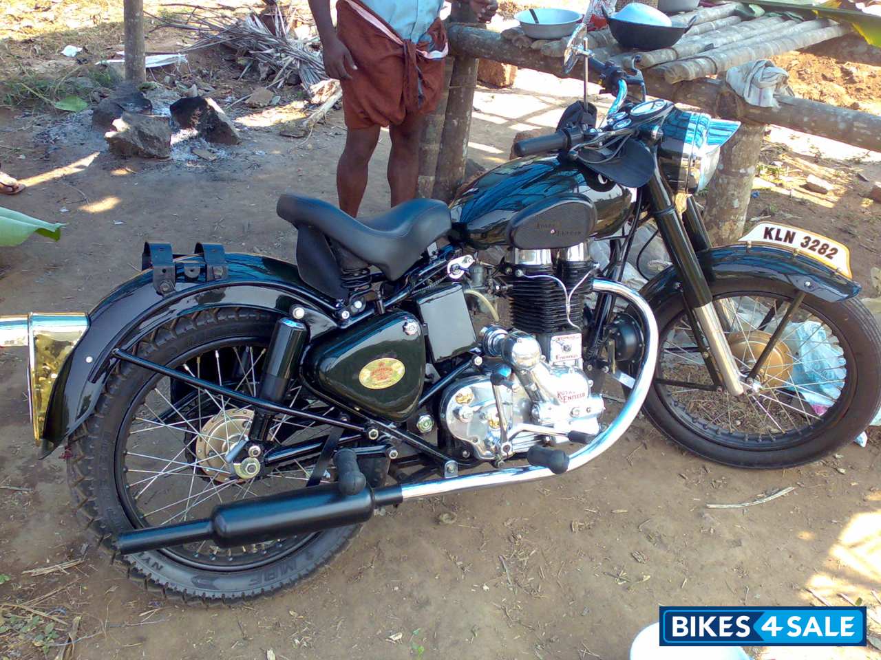Olive Green Royal Enfield Bullet Standard 350 Picture 7. Bike ID 4762