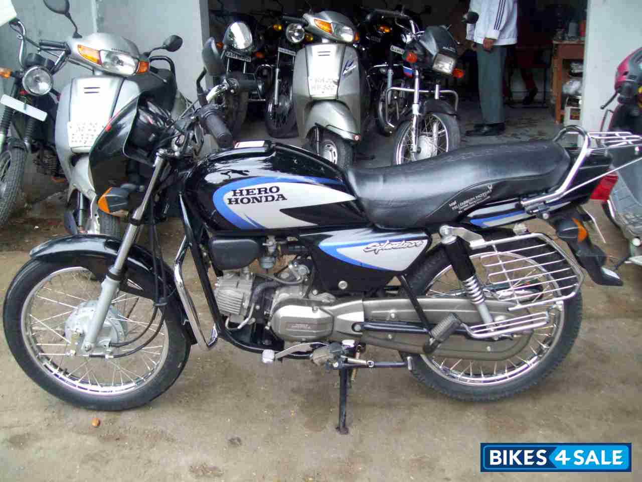 Black Hero Splendor Plus