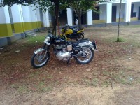 Black Royal Enfield Bullet Standard 350