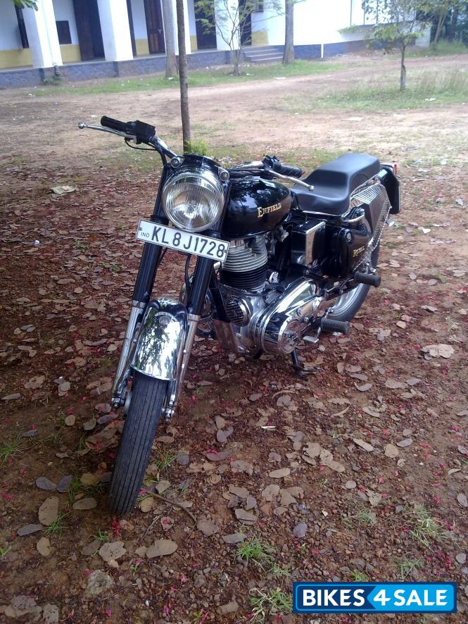 Black Royal Enfield Bullet Standard 350