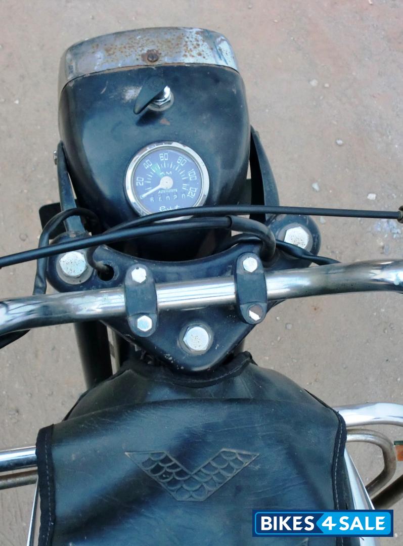 Black Yamaha Rajdoot
