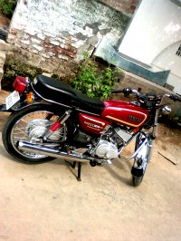 Red Yamaha RX 135