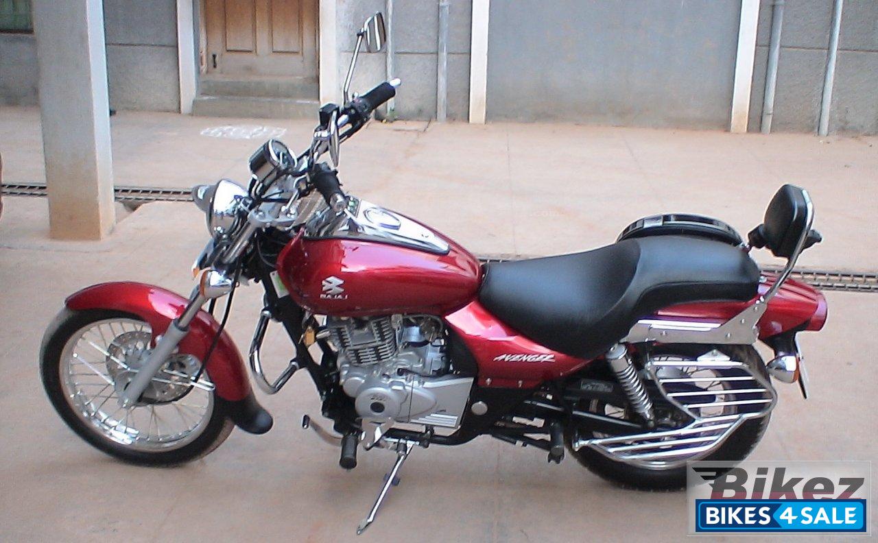 Red Bajaj Avenger 180 DTS-i