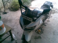 White Yamaha Fazer