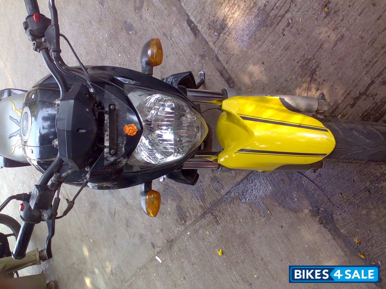 Black & Yellow Yamaha FZ-S