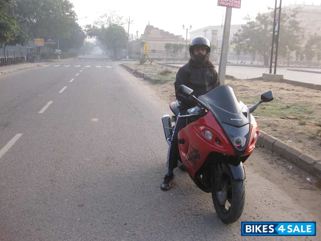 Black And Red Hero Karizma R